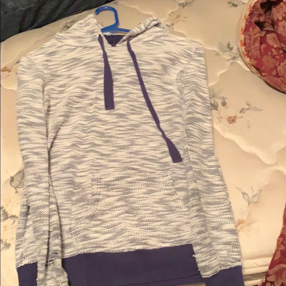 No boundaries hoodie